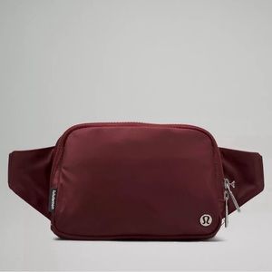Lululemon everywhere belt bag Merlot 2L